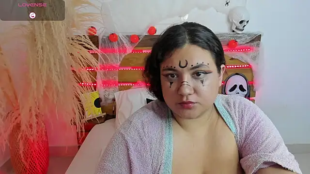 nadine_russo's cam snapshot