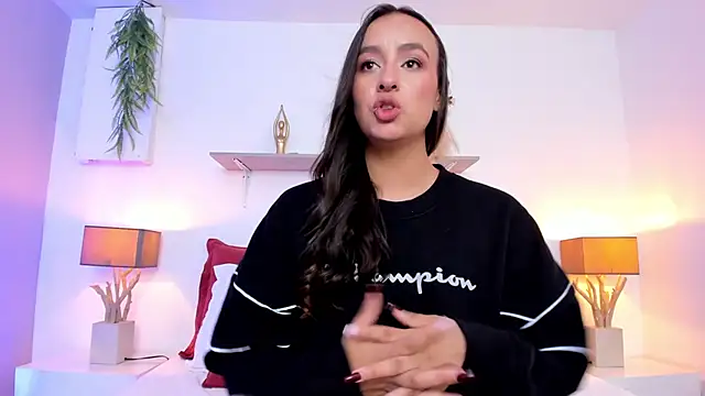 LuciaBenett_'s cam snapshot