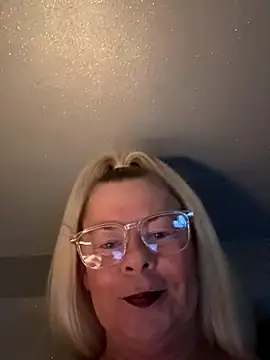 Petite_BlondeX's cam snapshot