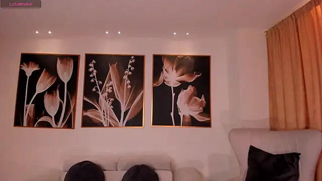 LucyWeiss_'s cam snapshot