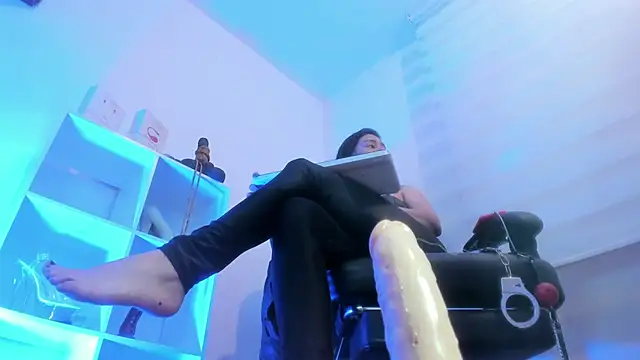 charlotte_joliedart's cam snapshot