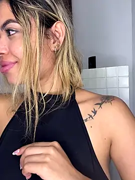 Alanna-foxx's cam snapshot