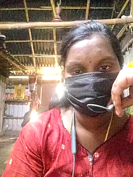 Tamildivya18's cam snapshot