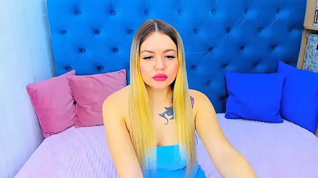 SpicyPreggo live sex cam