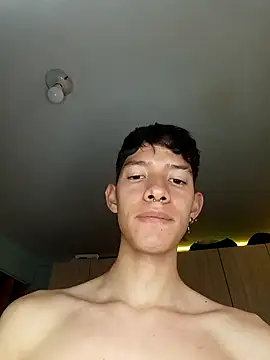 heyy_noah11's cam snapshot