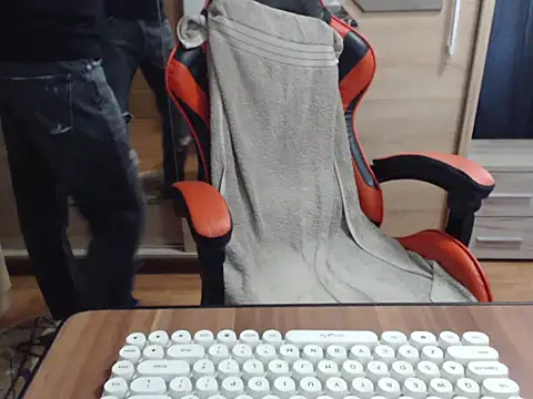 uncutguy01's cam snapshot