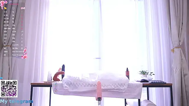 LynBardon live sex cam