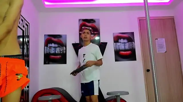 VERY_HOT_GUYS's cam snapshot