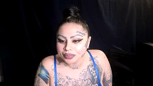 chicanachic13's cam snapshot