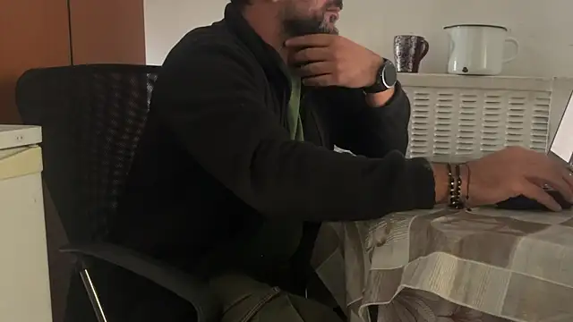 TigerOne19's cam snapshot