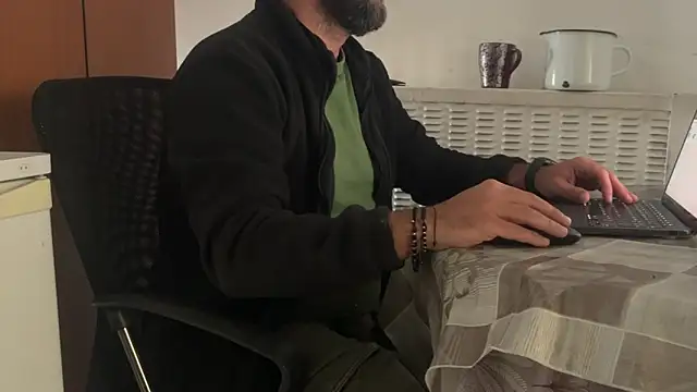 TigerOne19's cam snapshot