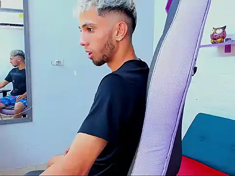 gregori_latin19's cam snapshot