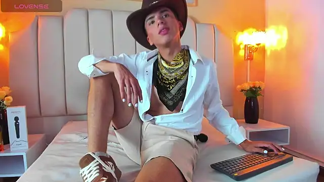 SEANTROYY live sex cam