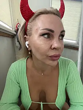 Hotnessi live sex cam