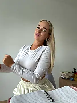 streetdoll live sex cam