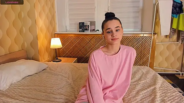 JinnyMcie's cam snapshot