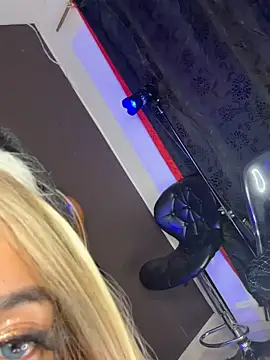 luciana_hunters's cam snapshot