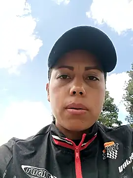 _andrea30 live sex cam