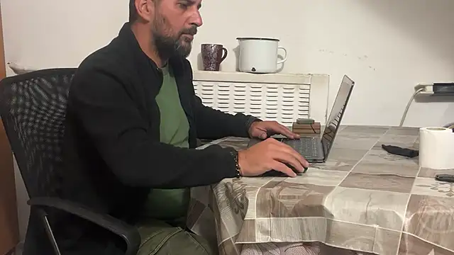 TigerOne19's cam snapshot