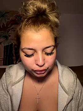 AllysonK's cam snapshot