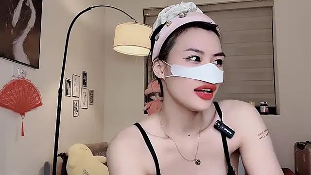 MaiLiiil live sex cam