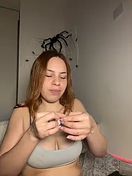 AgnesCampp's cam snapshot