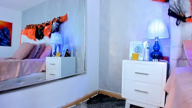 Yara_Bliss_'s cam snapshot