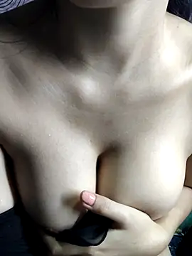 EngravedCecropia's cam snapshot