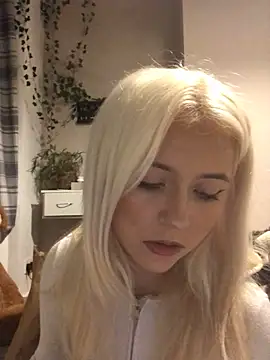 Blondie_Sofia_Essexbabe's cam snapshot