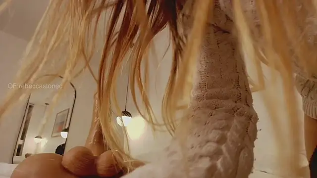 RebeccaStonee_'s cam snapshot