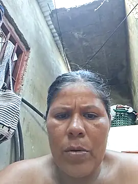 hotmom33's cam snapshot