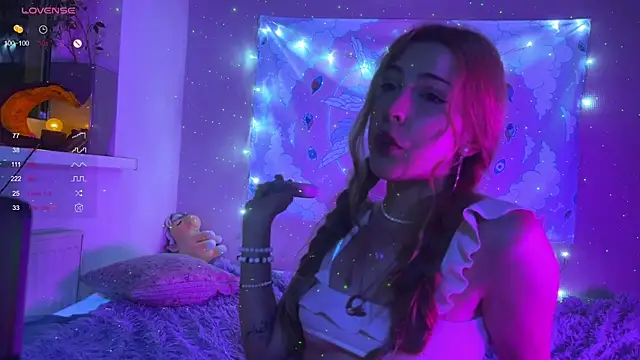 WavesMia's cam snapshot