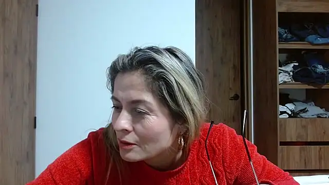 linda-mature43's cam snapshot