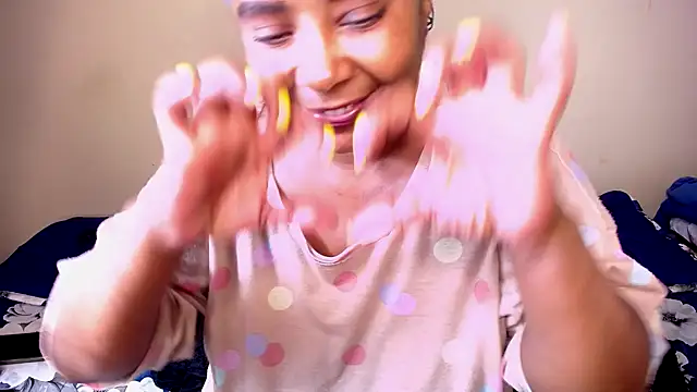 2Sweetysmile's cam snapshot