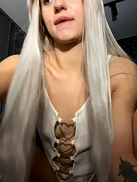 FavoriteKira's cam snapshot