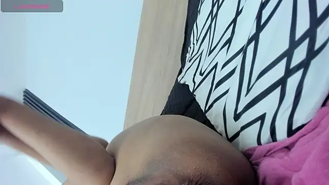 Chiqui_milk_'s cam snapshot