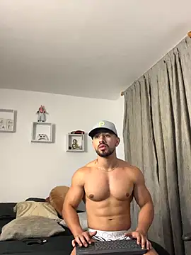 Ezzio_Scolaro live sex cam