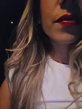 PetiteSecrets's web cam