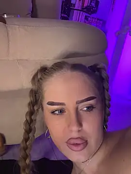 AubrieleRouj1's cam snapshot