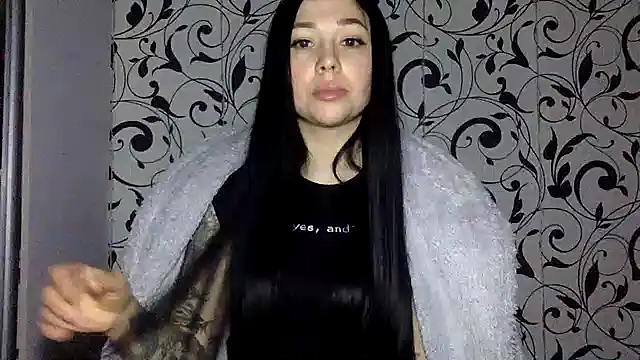 Ivelaa's cam snapshot