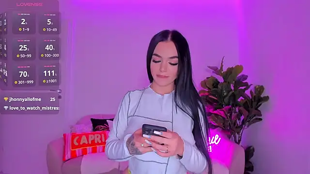 TiaBelle live sex cam