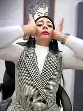 _Bella-Office1's cam snapshot