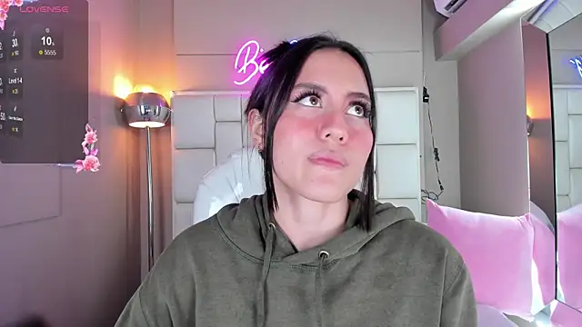 VioletthaRous's cam snapshot