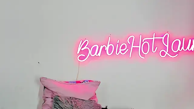 BarbieHotLaura's cam snapshot