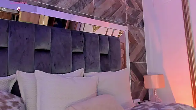 TaniaSmith1's cam snapshot