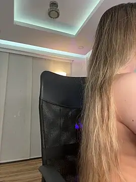 nicollefiorett's web cam