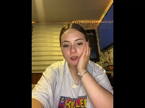 Lilaa2305's cam snapshot