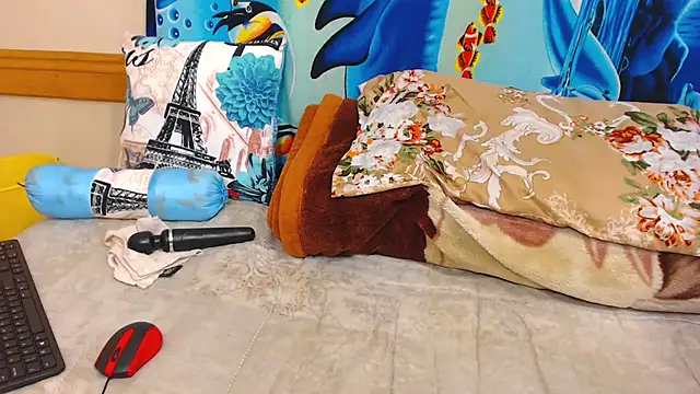 ChocolateClit's cam snapshot