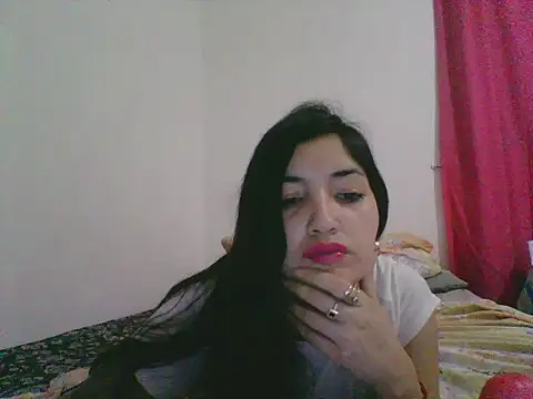 KarenG2025's cam snapshot