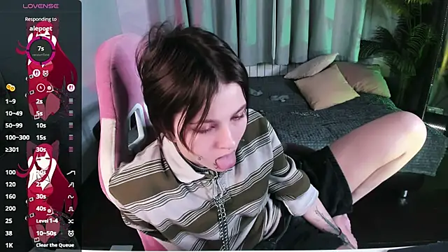 MiraVelle's cam snapshot